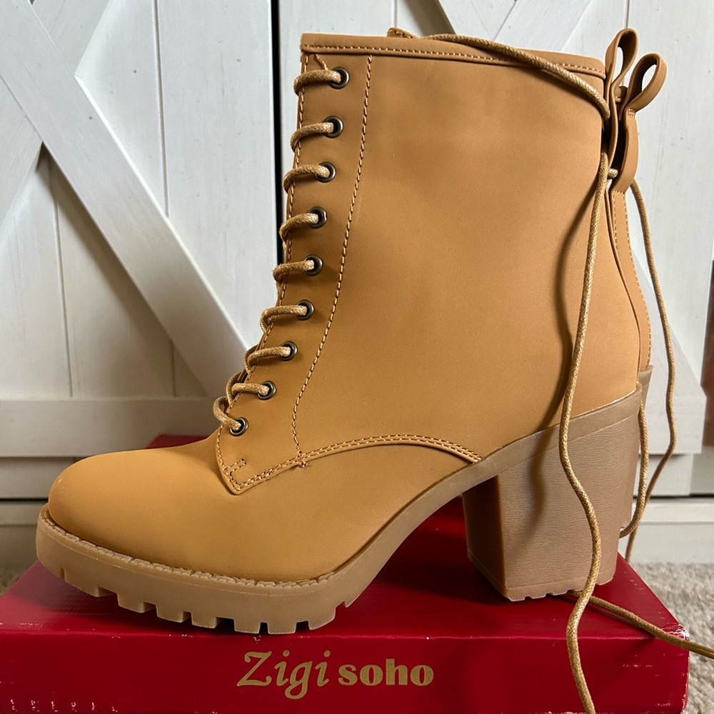 LIKE NEW ANKLE BOOTIE WOMENS SZ 9.5M